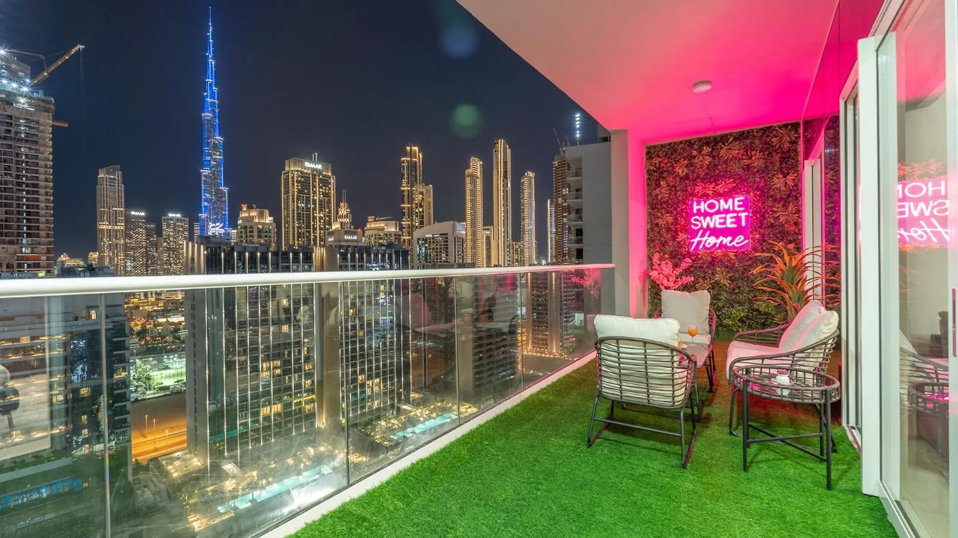 Apartment Burj View - Chic 2Br - 5Min Dubai Mall Canal