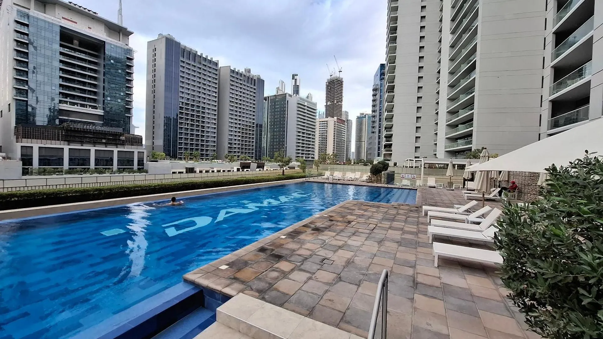 Apartment Burj View - Chic 2Br - 5Min Dubai Mall Canal United Arab Emirates