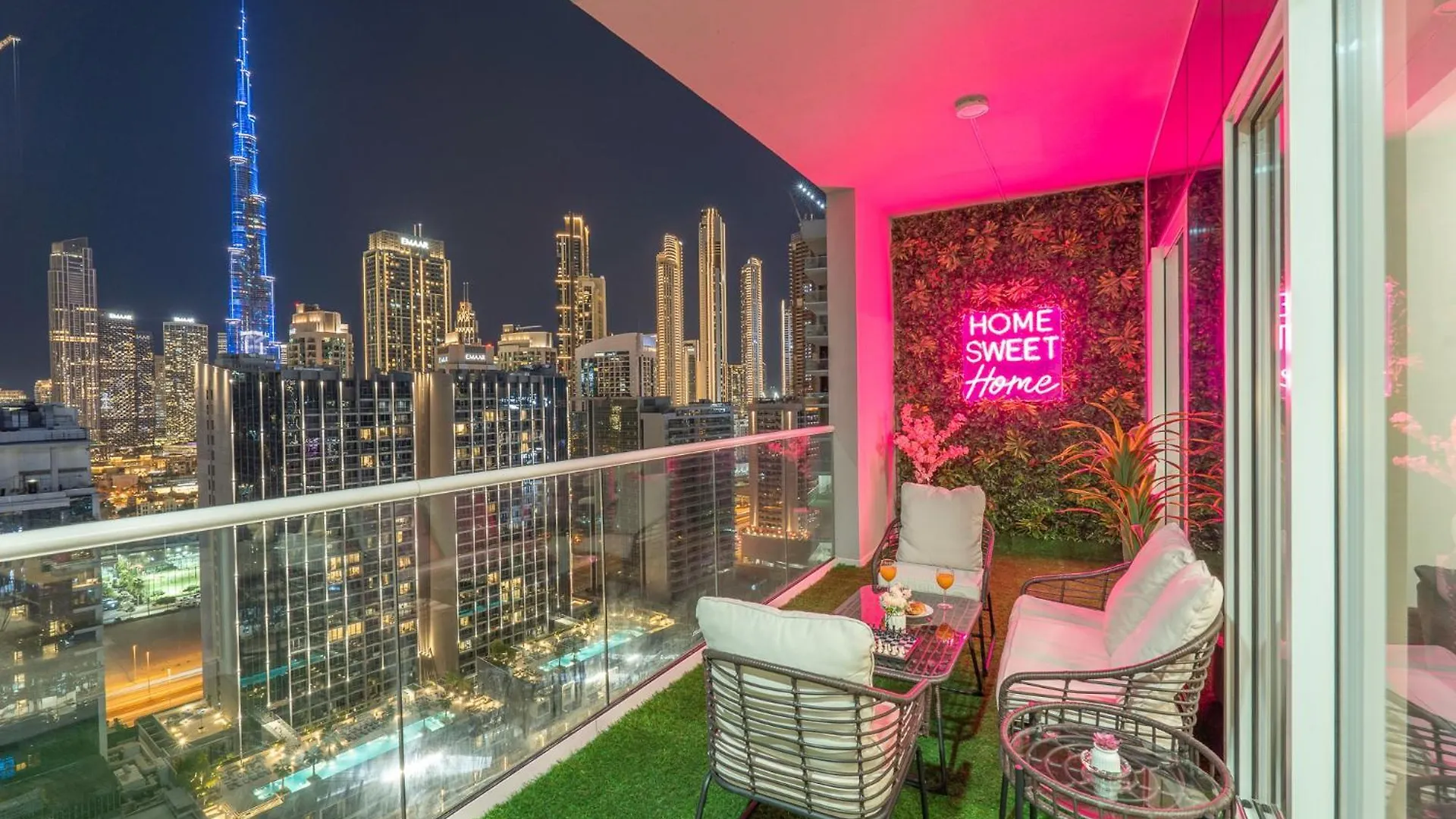 Burj View - Chic 2Br - 5Min Dubai Mall Canal 0*,  United Arab Emirates