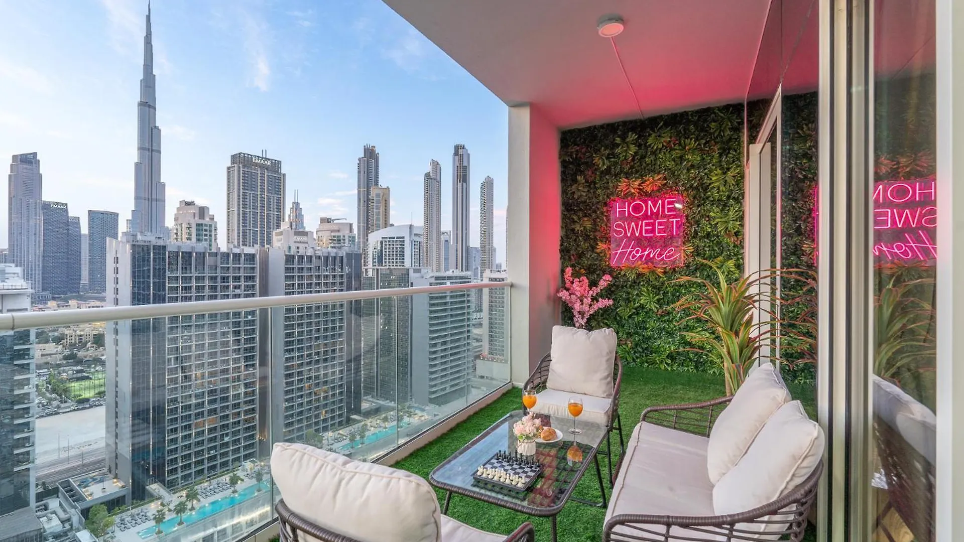 Apartment Burj View - Chic 2Br - 5Min Dubai Mall Canal United Arab Emirates