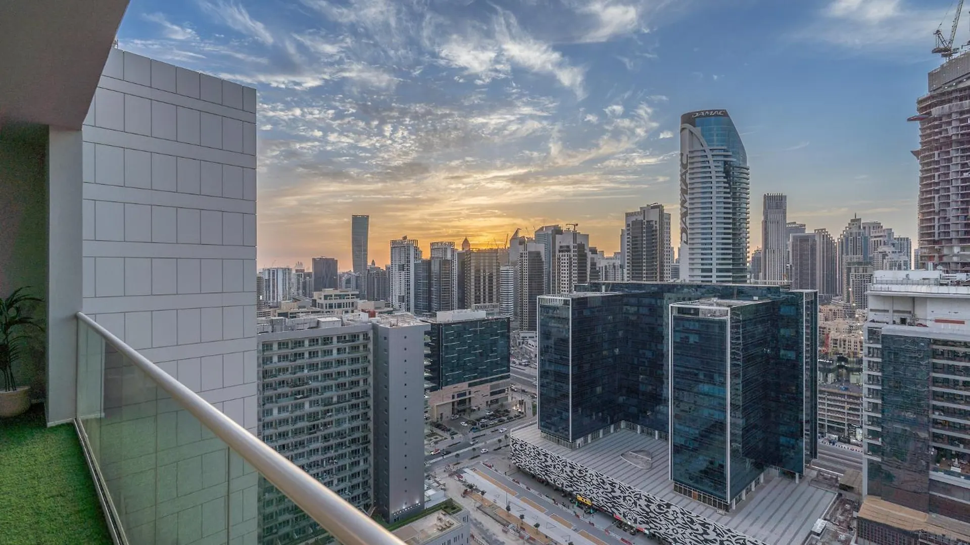 Burj View - Chic 2Br - 5Min Dubai Mall Canal 0*,  United Arab Emirates