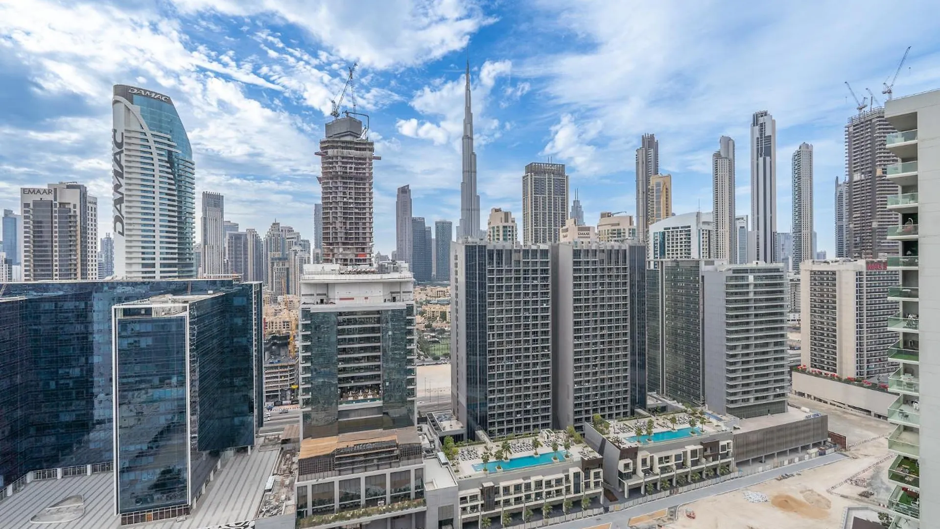 Burj View - Chic 2Br - 5Min Dubai Mall Canal 0*,