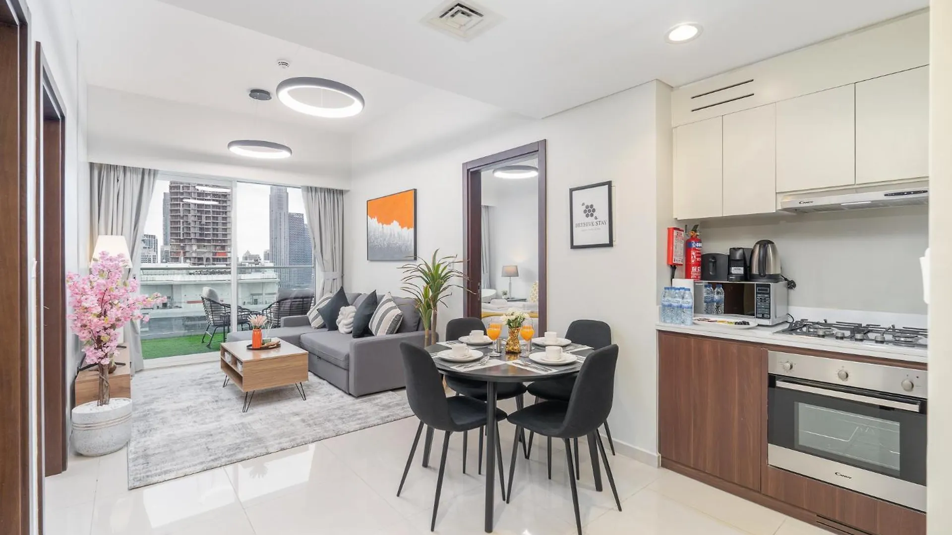 Apartment Burj View - Chic 2Br - 5Min Dubai Mall Canal