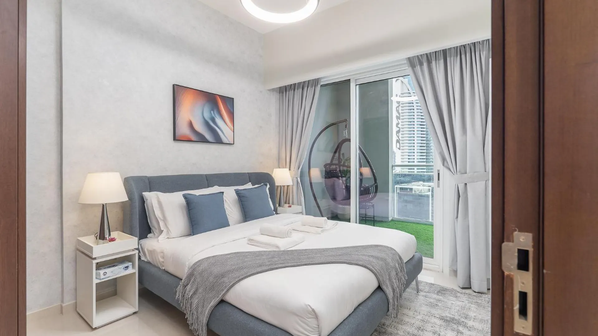 Burj View - Chic 2Br - 5Min Dubai Mall Canal United Arab Emirates