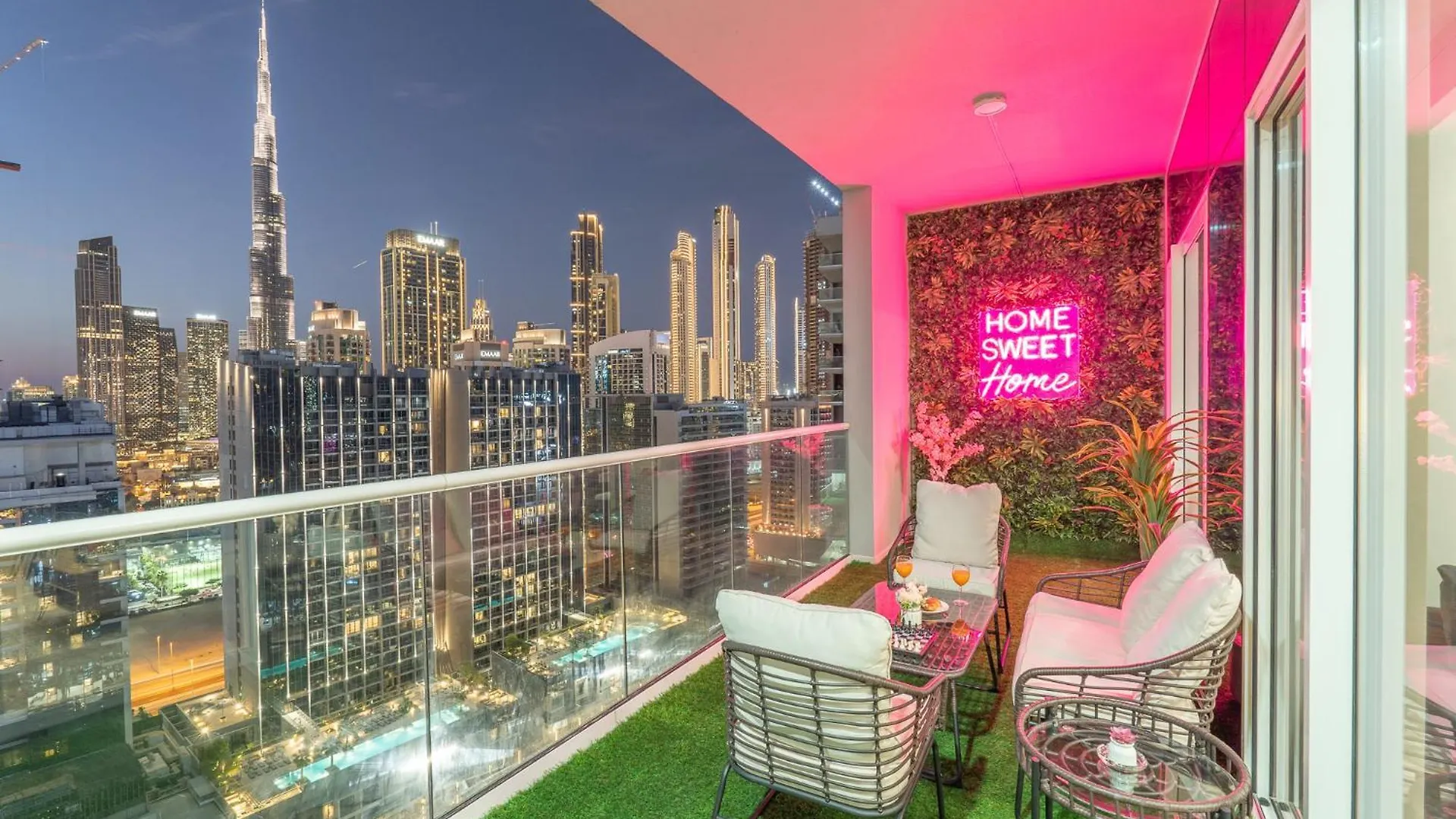 Burj View - Chic 2Br - 5Min Dubai Mall Canal 0*,