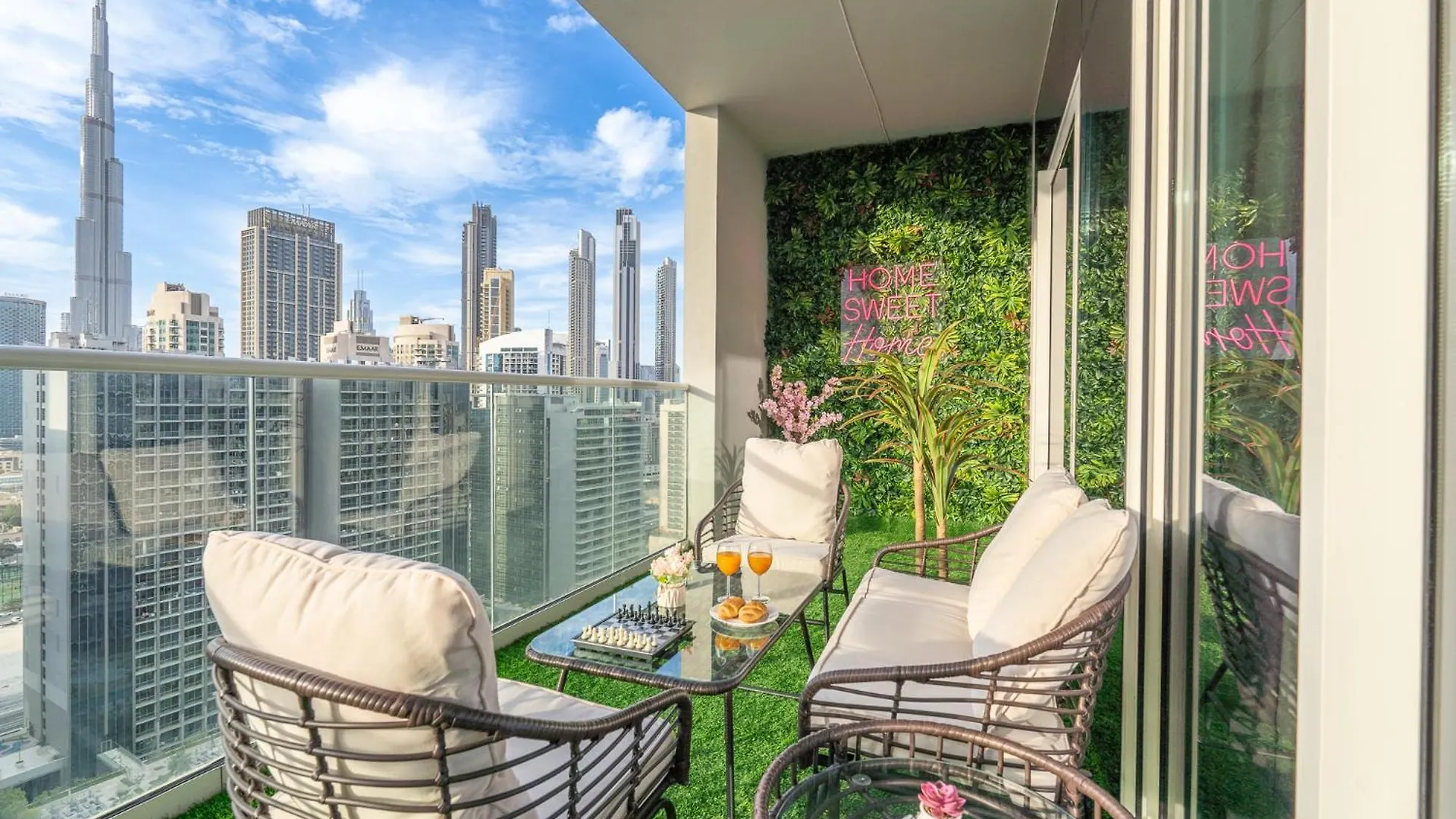 Burj View - Chic 2Br - 5Min Dubai Mall Canal Apartamento