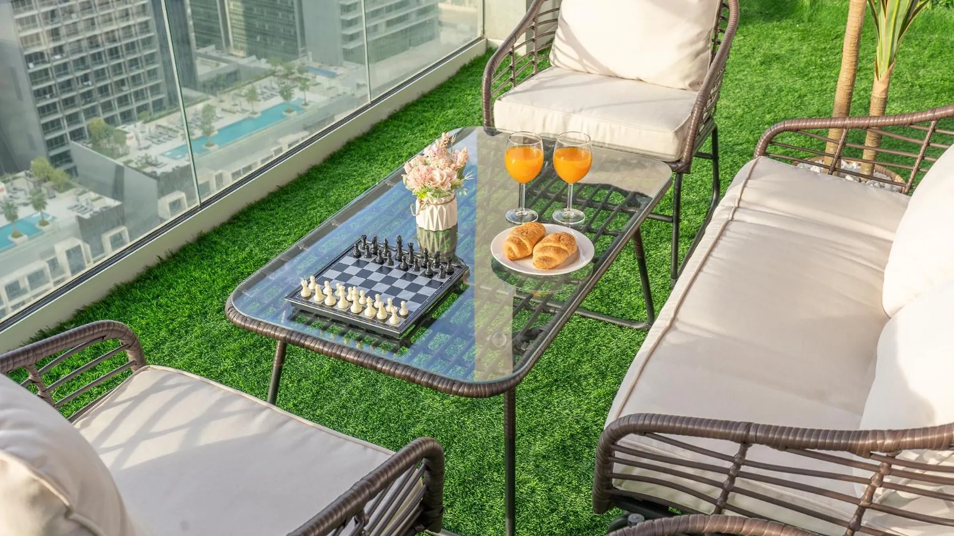 Burj View - Chic 2Br - 5Min Dubai Mall Canal Emirados Árabes Unidos