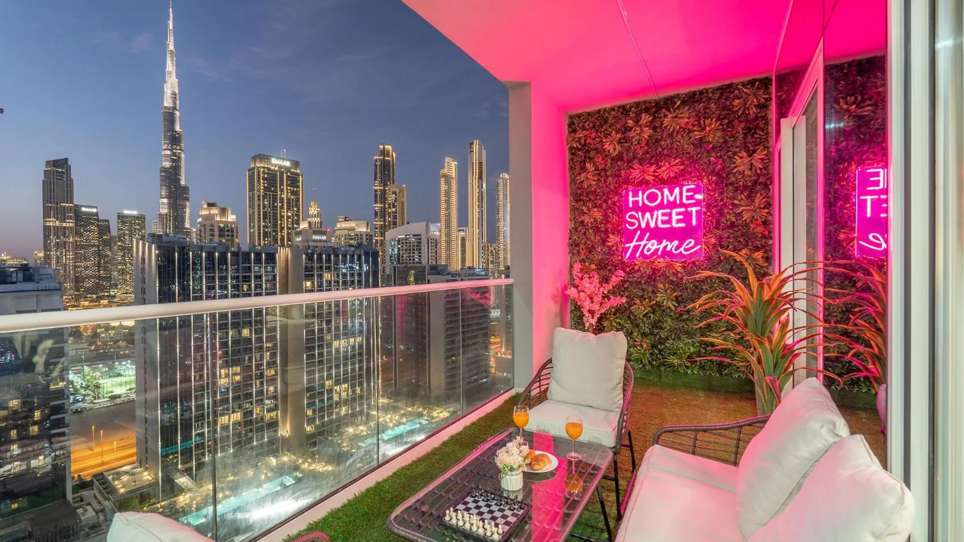 Apartamento Burj View - Chic 2Br - 5Min Dubai Mall Canal