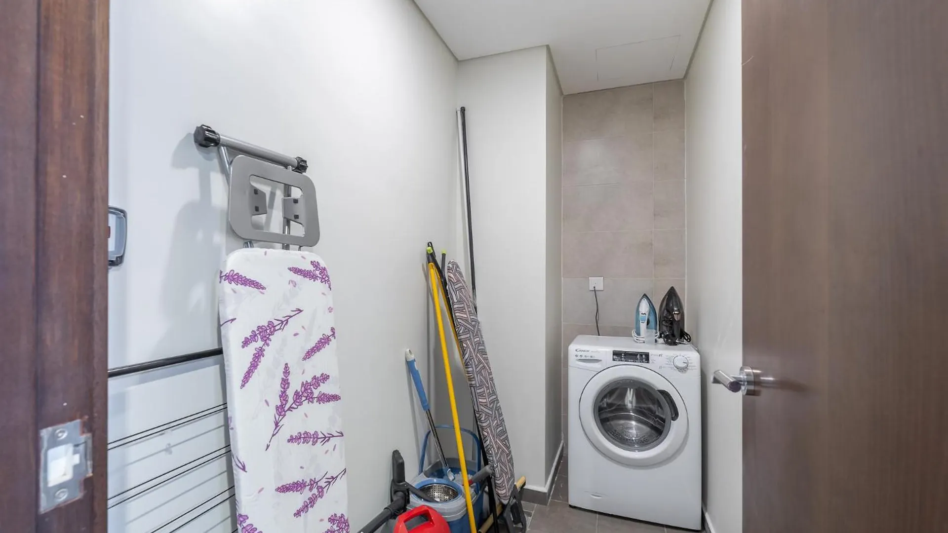Apartamento Burj View - Chic 2Br - 5Min Dubai Mall Canal Emirados Árabes Unidos